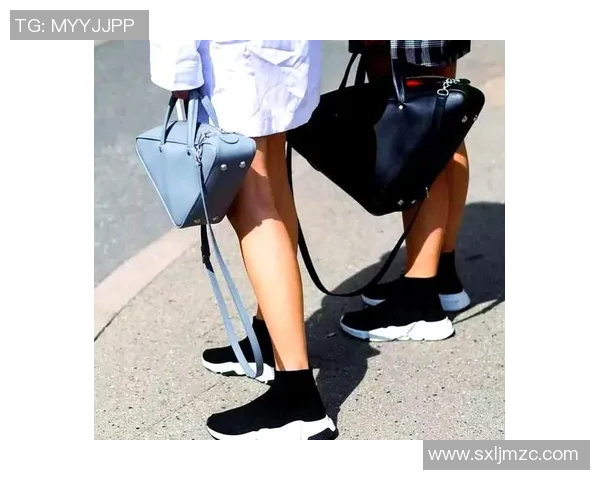 球袜的选择与搭配技巧:提升运动表现与日常穿搭的必备配件指南 球袜的选择与搭配技巧:提升运动表现与日常穿搭的必备配件指南